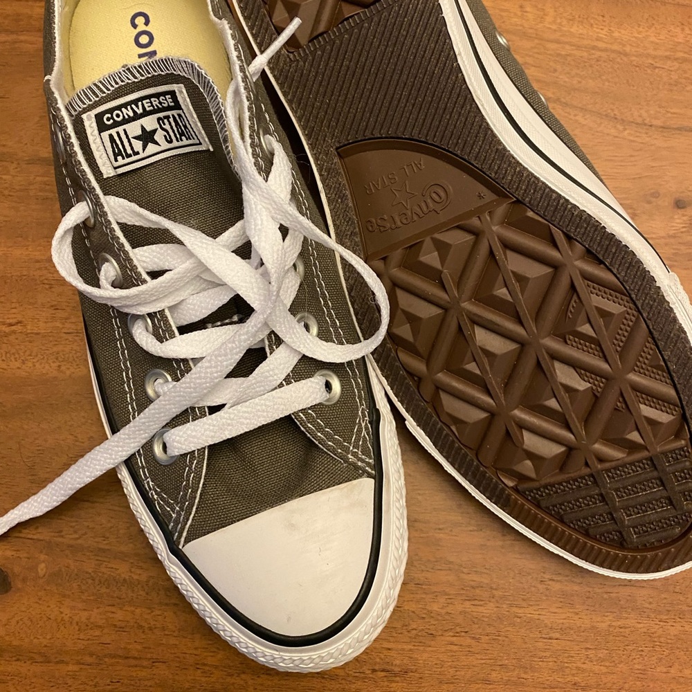 Women’s converse sz 8.5